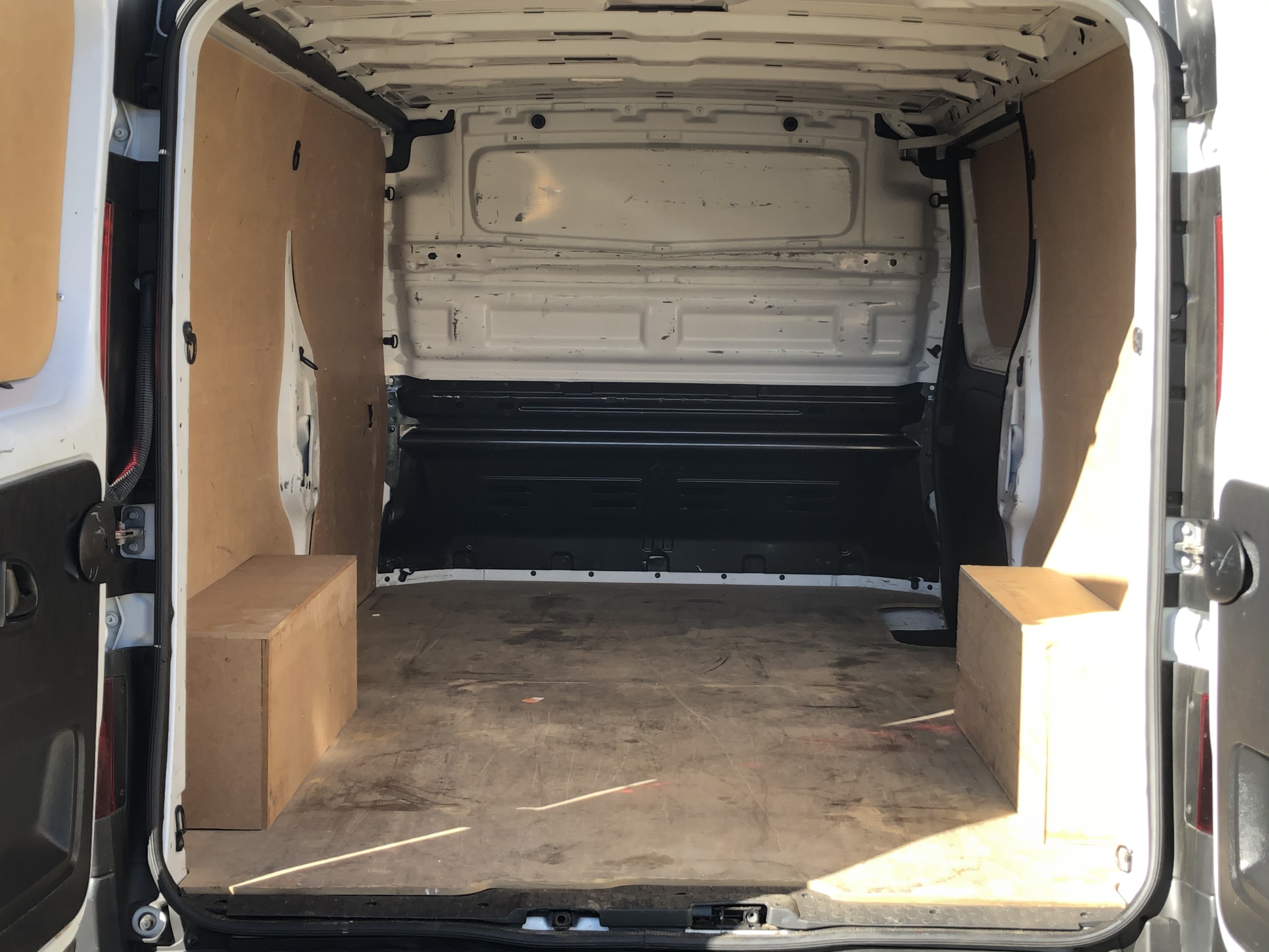 Renault  Trafic L2 H1 — foto 7 de 7